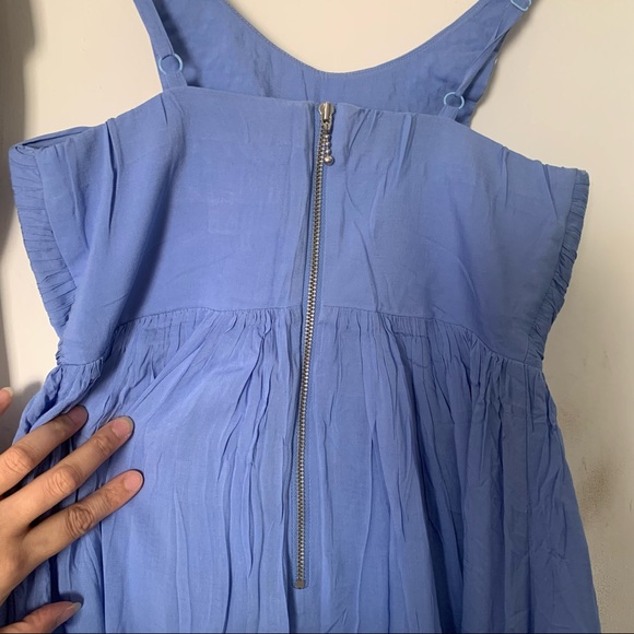 ๐ FOREVER NEW Dress with the Neck Design of Stitched Handcrafted Stones - Picture 9 of 11